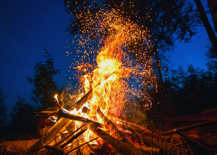 How to Start a Campfire: 5 Ways to Build the Perfect Fire and Its Benefits